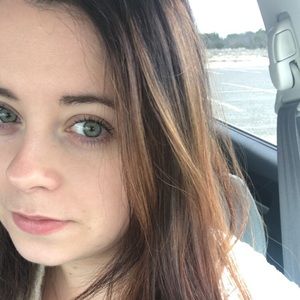 Meet your Posher, Leanne